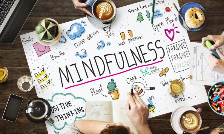 SAIBA COMO A PRÁTICA DE MINDFULNESS PODE SER ALIADA DA SUA SAÚDE MENTAL